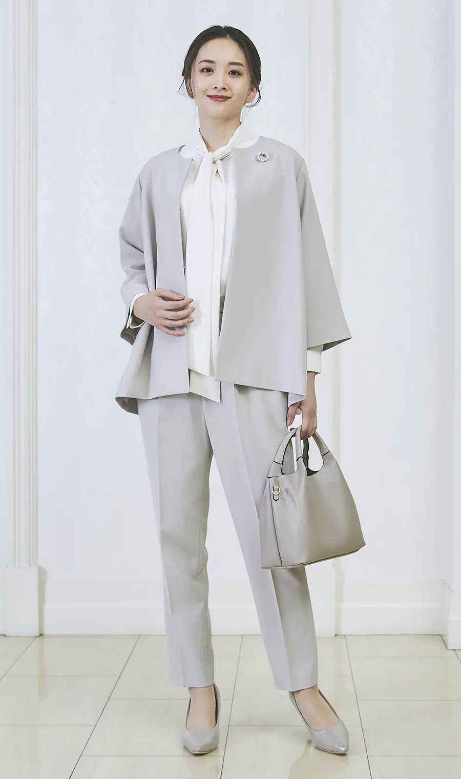 Aラインジャケット＋テーパードパンツスーツセットの画像