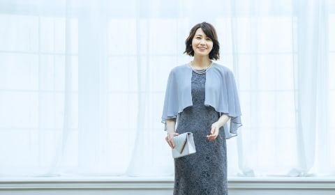母親として結婚式に出席。和装に変わる服装は？ フォーマル衣装の基本マナーもチェック【ミセスドレス】