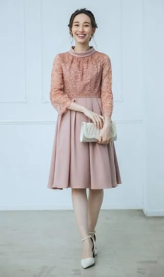 ロールネックのフレアドレス