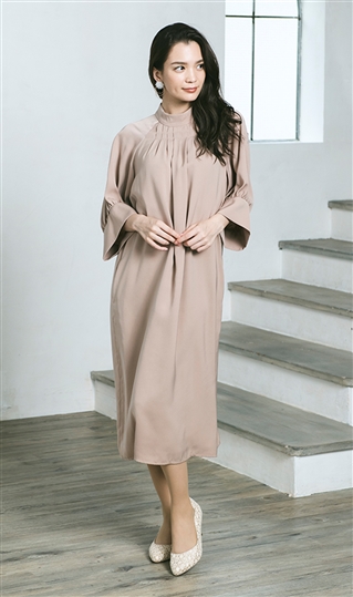 ボリュームラグラン袖ドレス