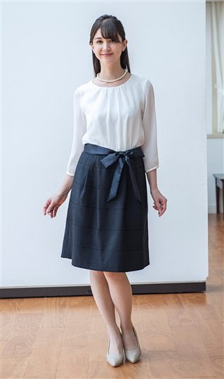 女性らしいワンピースのアンサンブル