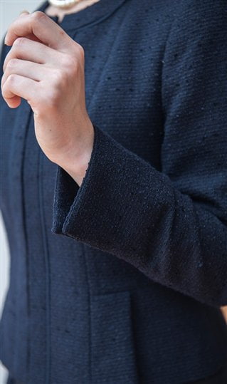 女性らしいワンピースのアンサンブル