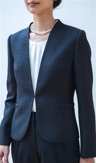 Vカラージャケット+9分丈テーパードパンツ