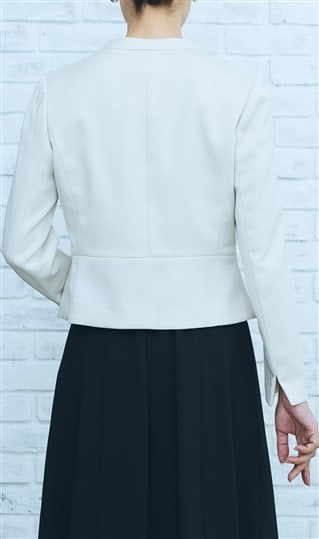 ショートカラーレスジャケット+フレアスカート