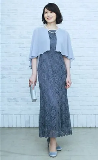 ケープ袖マーメイドレースドレス・グレー系の画像