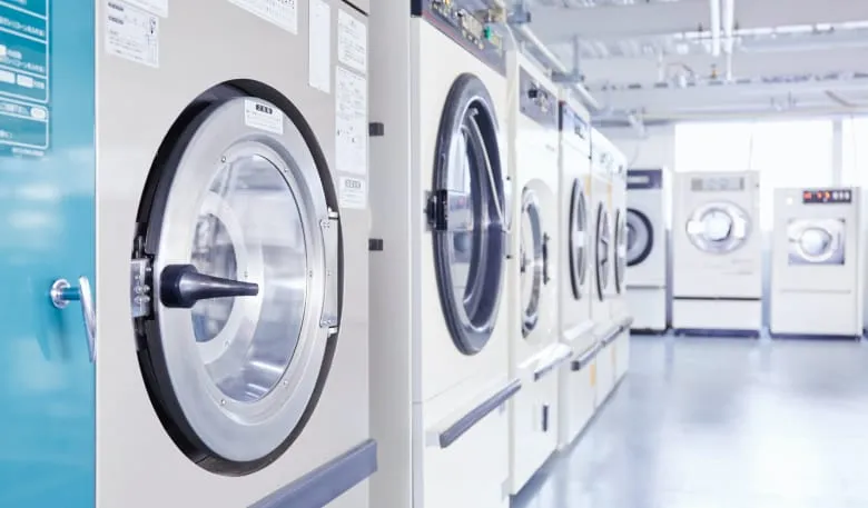 クリーニング後のきれいな商品をお届け