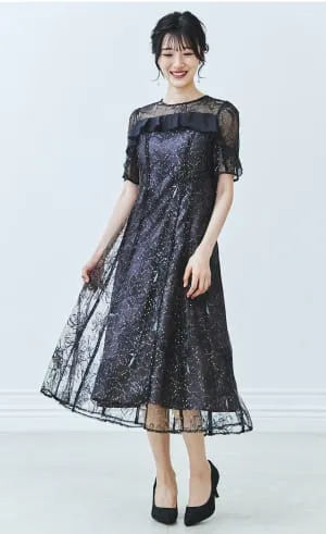 ラメラインフラワー刺繍×シフォンドレス ブラック系の画像