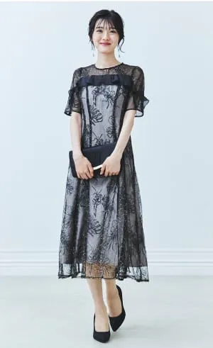 ラメラインフラワー刺繍×シフォンドレス ブラックホワイト系の画像