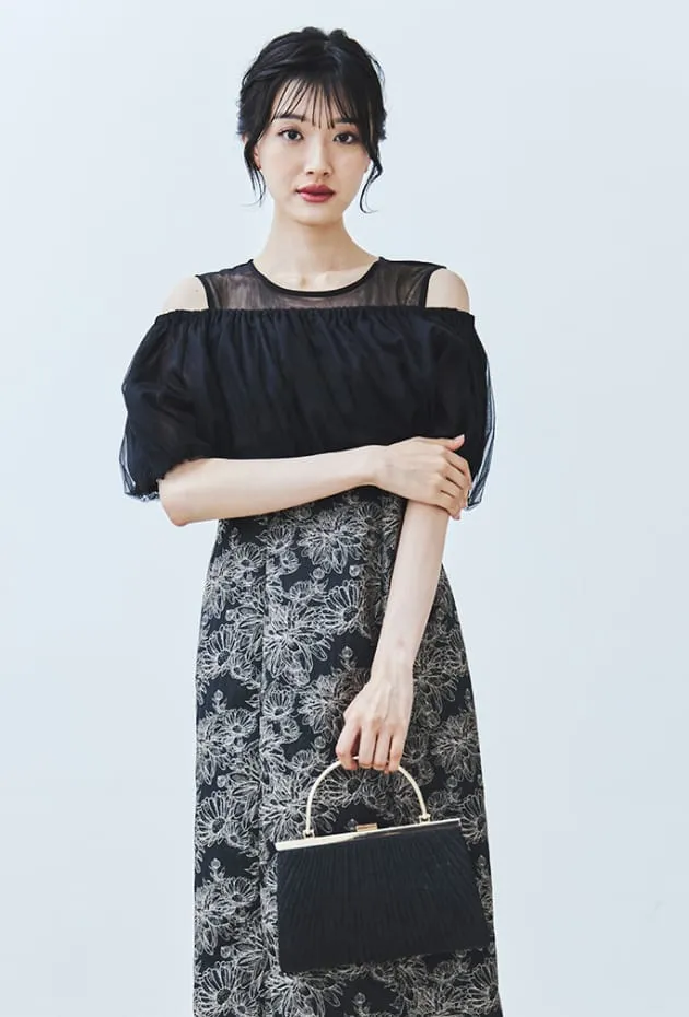 2WAYオフショルダー&パフスリーブIラインドレス ベージュ系の画像1