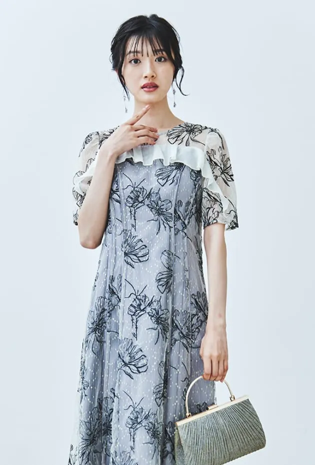 ラメラインフラワー刺繍×シフォンドレス ブルー系の画像1