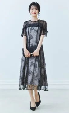 ラメラインフラワー刺繍×シフォンドレス ブラックホワイト系のサムネイル