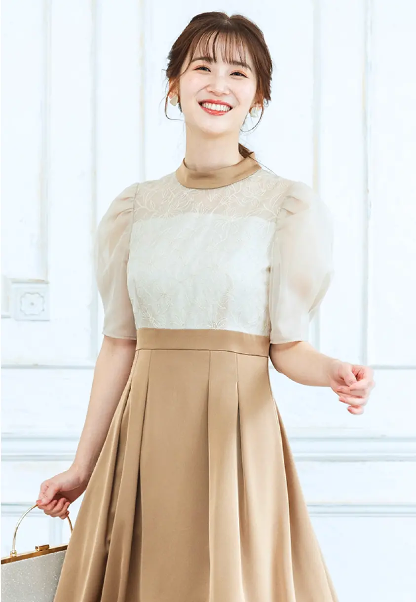 刺繍レース切替サテンワンピースの画像１