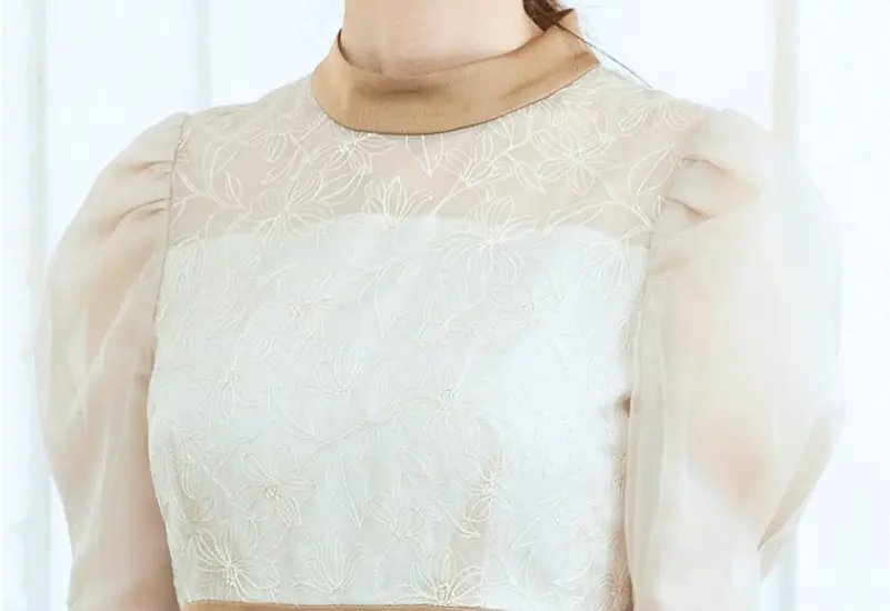 刺繍レース切替サテンワンピースの画像３