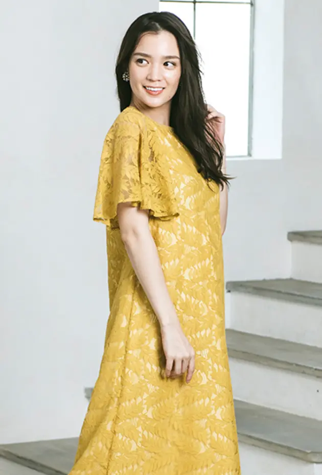 フレアスリーブ総レースドレスの画像1