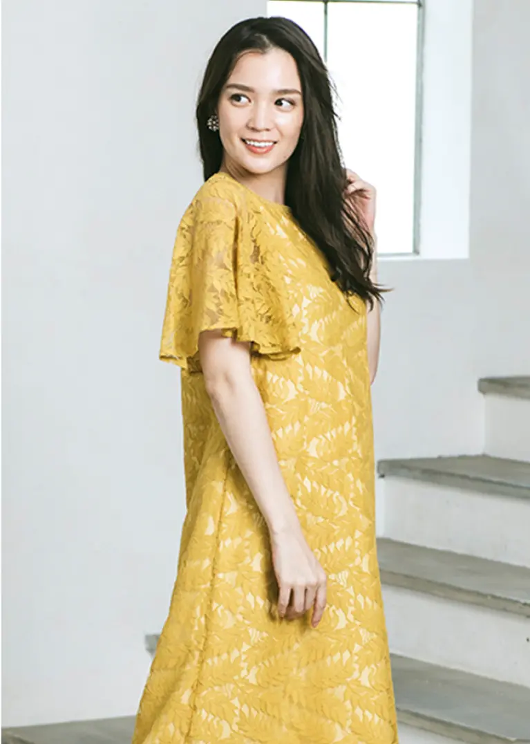 フレアスリーブ総レースドレスの画像１