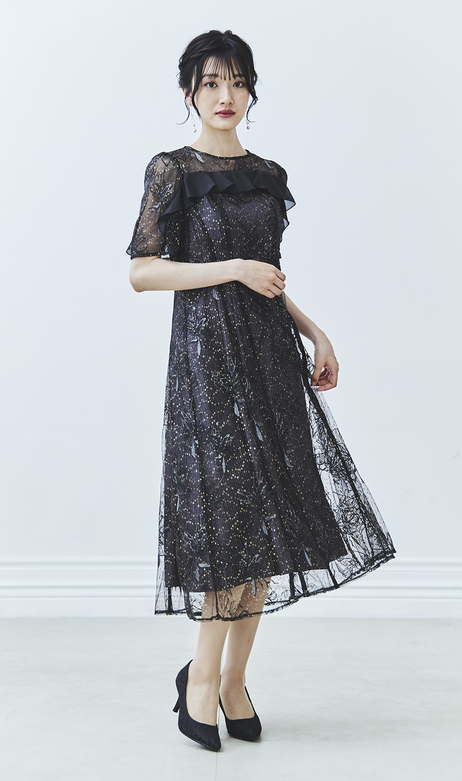 ラメラインフラワー刺繍×シフォンドレス