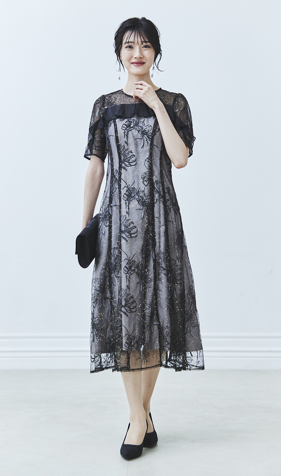 ラメラインフラワー刺繍×シフォンドレス