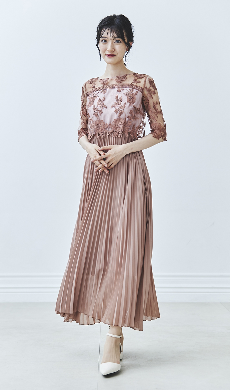 刺繍レース切替プリーツロングドレス