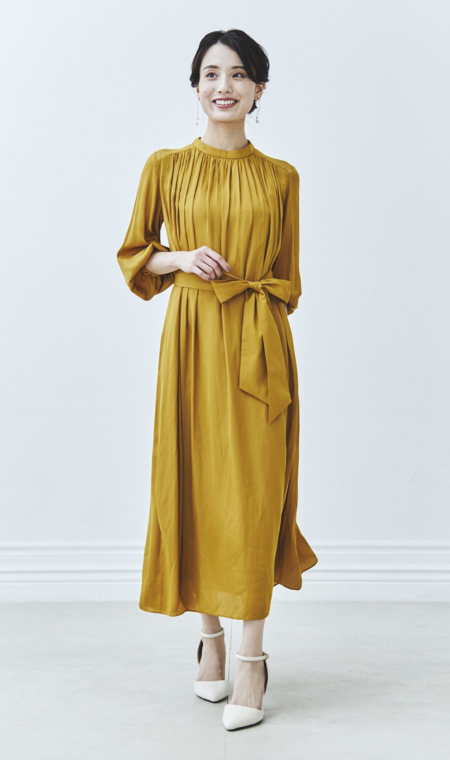 サテンウエストリボンドレス