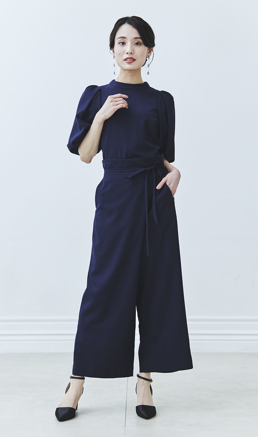 ネイビーセットアップ【ボリュームパフスリーブブラウス＋ラップ風ワイドパンツ】