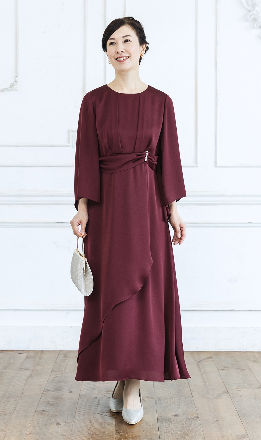 サテンドレープラップドレス