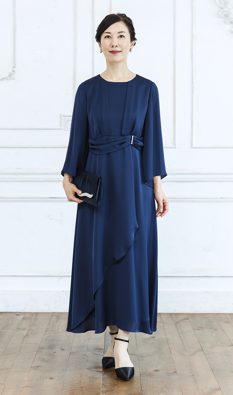 サテンドレープラップドレス