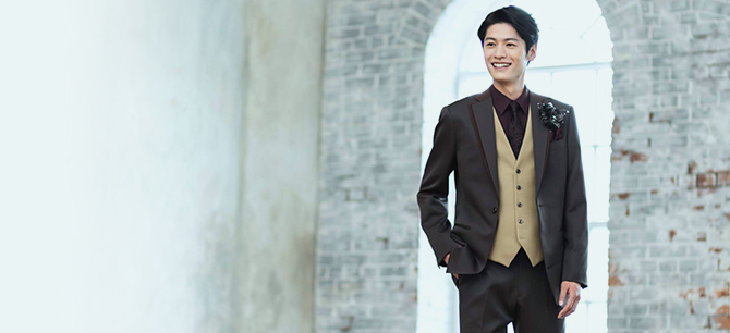 結婚式・二次会に使えるパーティースーツ・カラータキシードはこちら