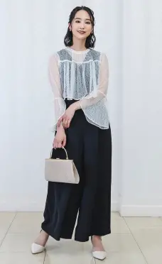 人気のロング丈のレースドレス